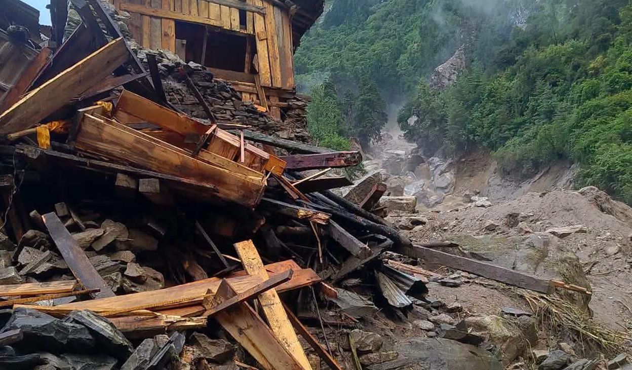 Manaslu, ilhado: o turismo de elite voa sobre a crise climática