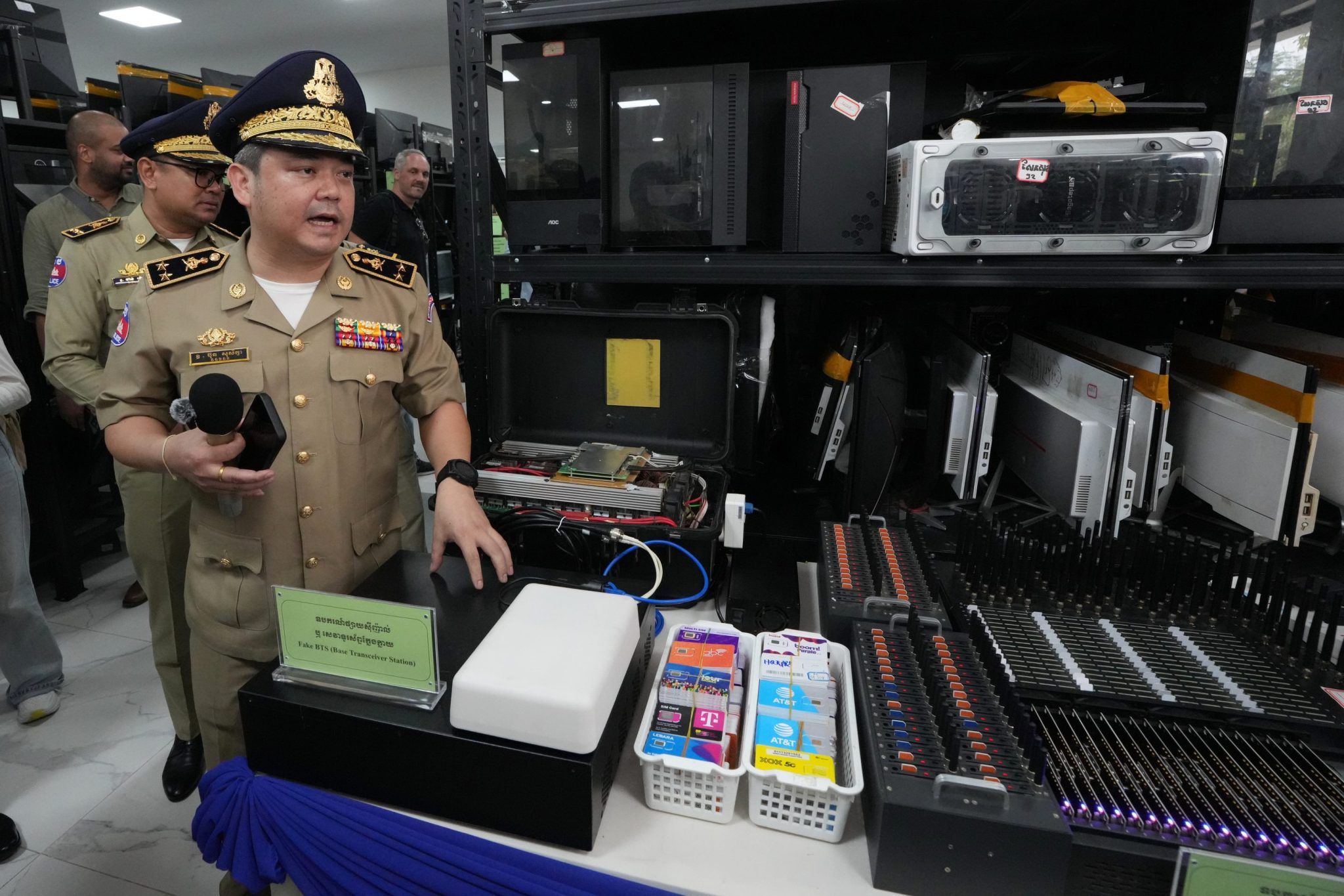 Camboja alega ter desmantelado golpes, mas redes criminosas escapam