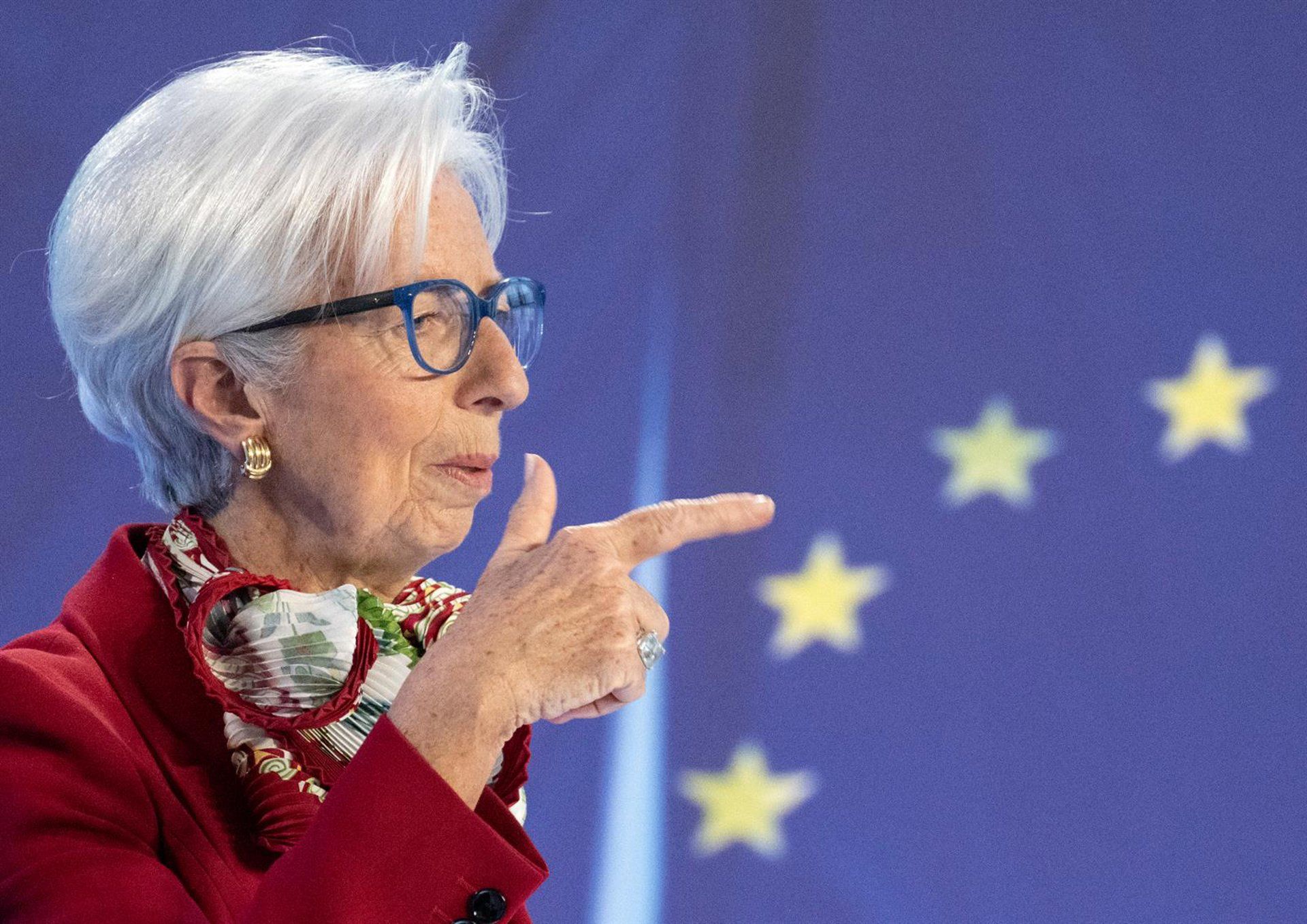 Lagarde: França deve resolver crise fiscal com políticas próprias, sem BCE
