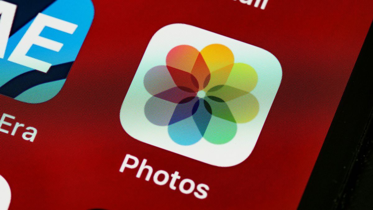 Apple integra IA generativa ao Fotos e permite corrigir enquadramento após o clique