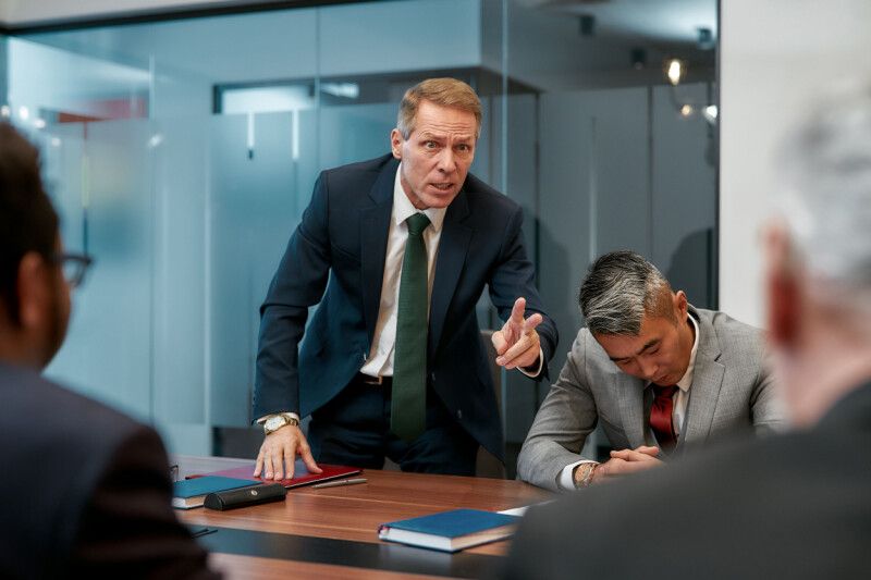 IA na diretoria: promessas de produtividade esbarram em gastos e metas não cumpridas