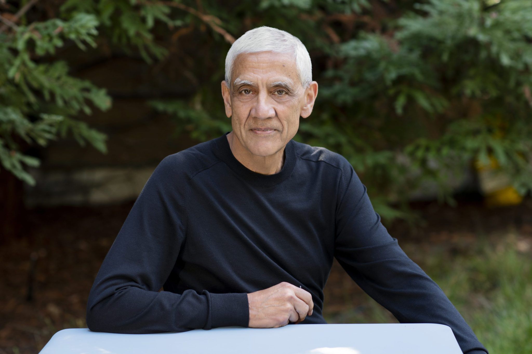 Vinod Khosla propõe data centers independentes da rede elétrica para alimentar a IA