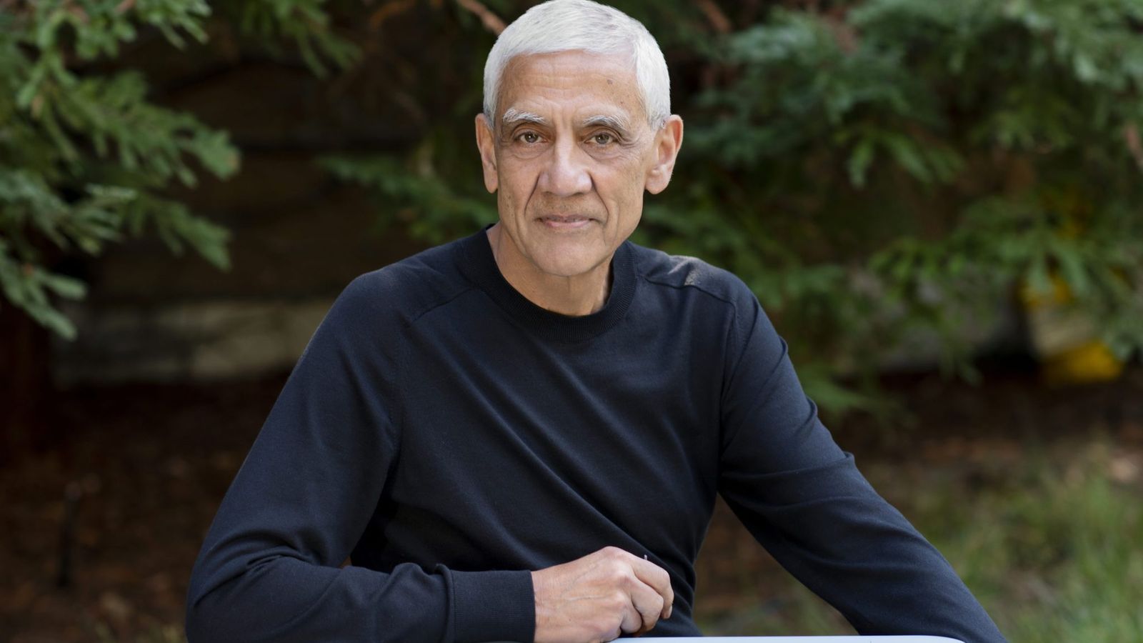 Vinod Khosla propõe data centers independentes da rede elétrica para alimentar a IA