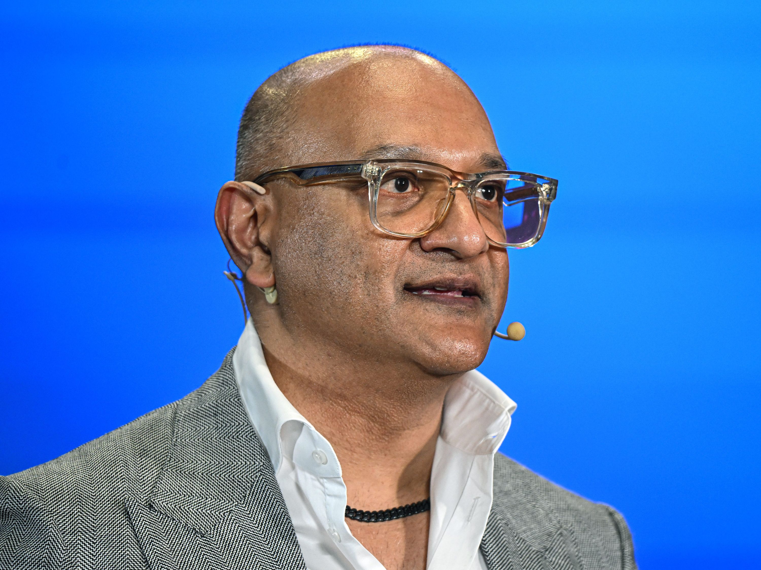 Presidente da Cisco usa IA para auditar finanças e identifica R$ 45 mil em assinaturas anuais