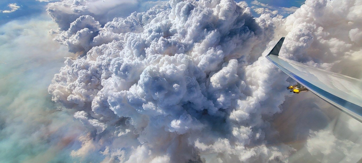 NASA caça nuvens de fogo que desafiam a ciência