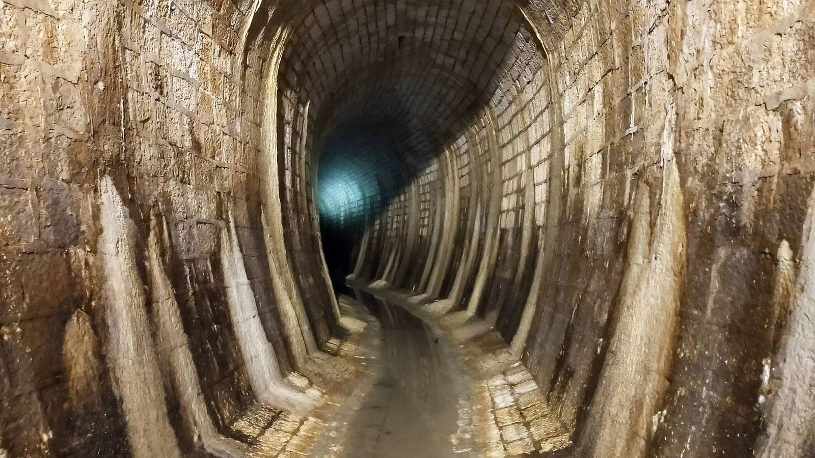 Roma drenou lago com obra de engenharia insuperável por 1.800 anos