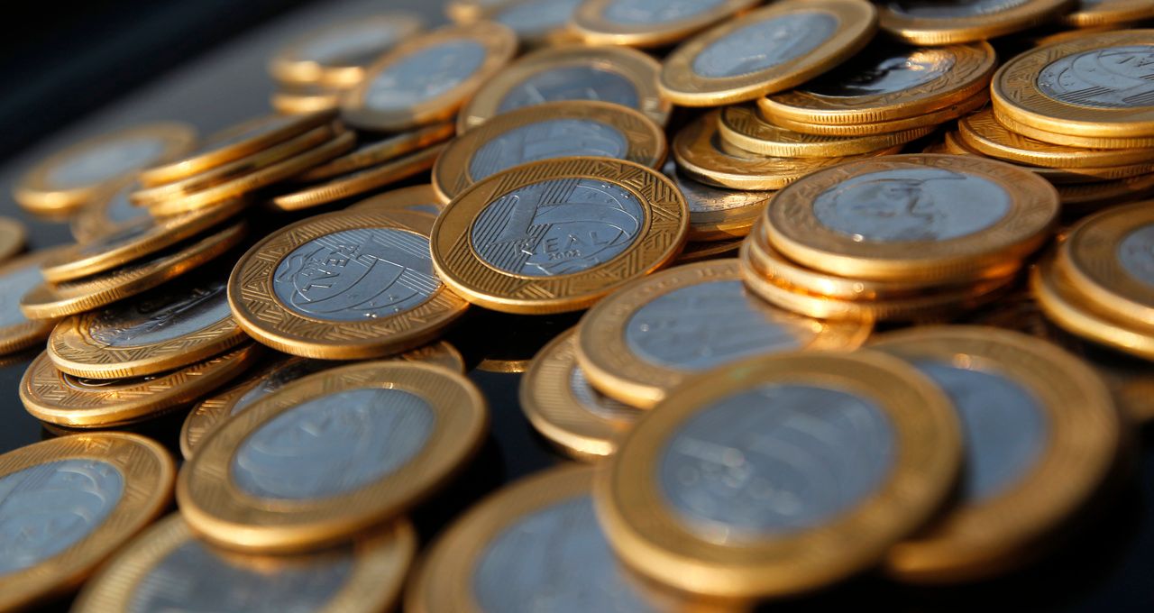 Tesouro Nacional avalia nova intervenção enquanto juros testam máximas