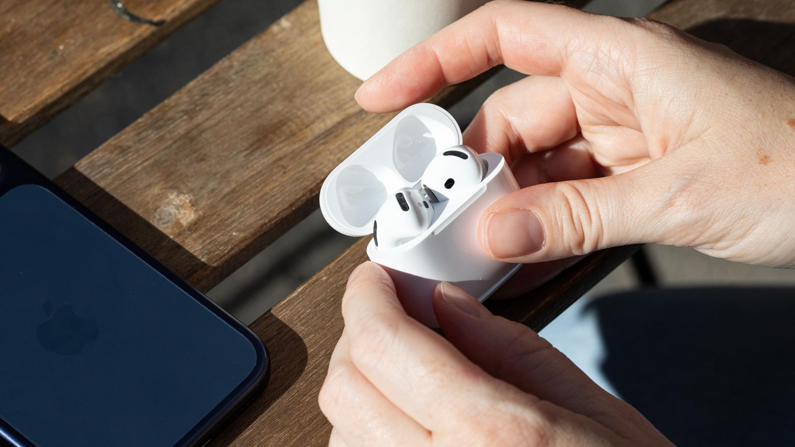 Apple recua no preço dos AirPods. E agora?