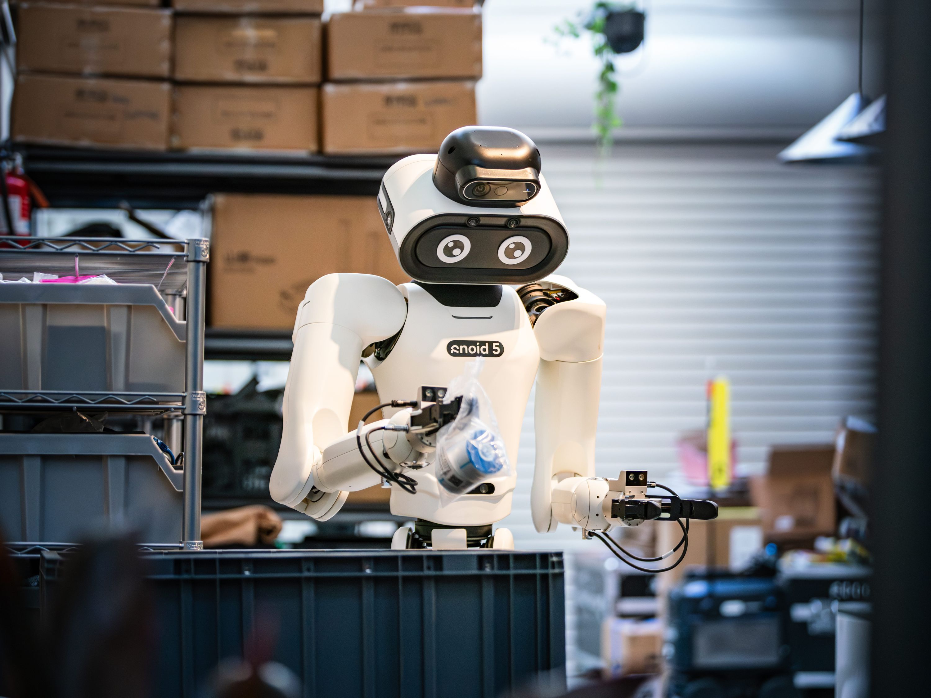 Robot.com expande de robôs de entrega para humanoides industriais