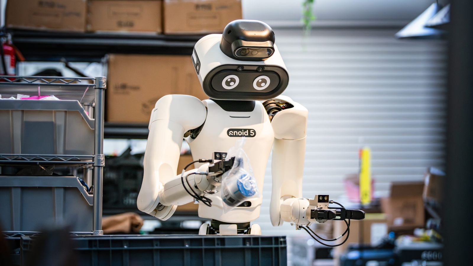 Robot.com expande de robôs de entrega para humanoides industriais