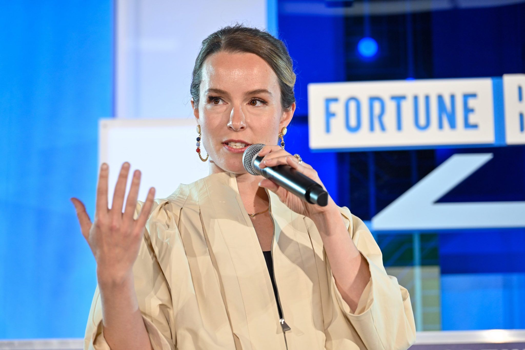 Bridgit Mendler e a transição improvável de estrela da Disney a CEO espacial