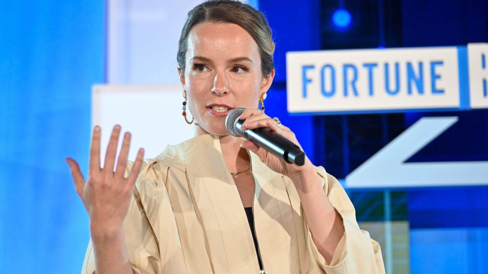 Bridgit Mendler e a transição improvável de estrela da Disney a CEO espacial