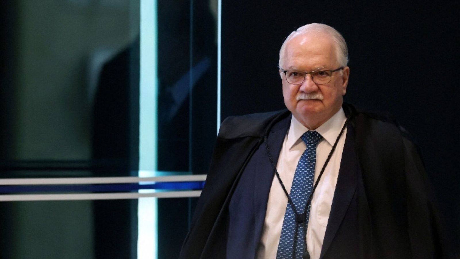 Moraes força a mão, e o sigilo do Banco Master cai