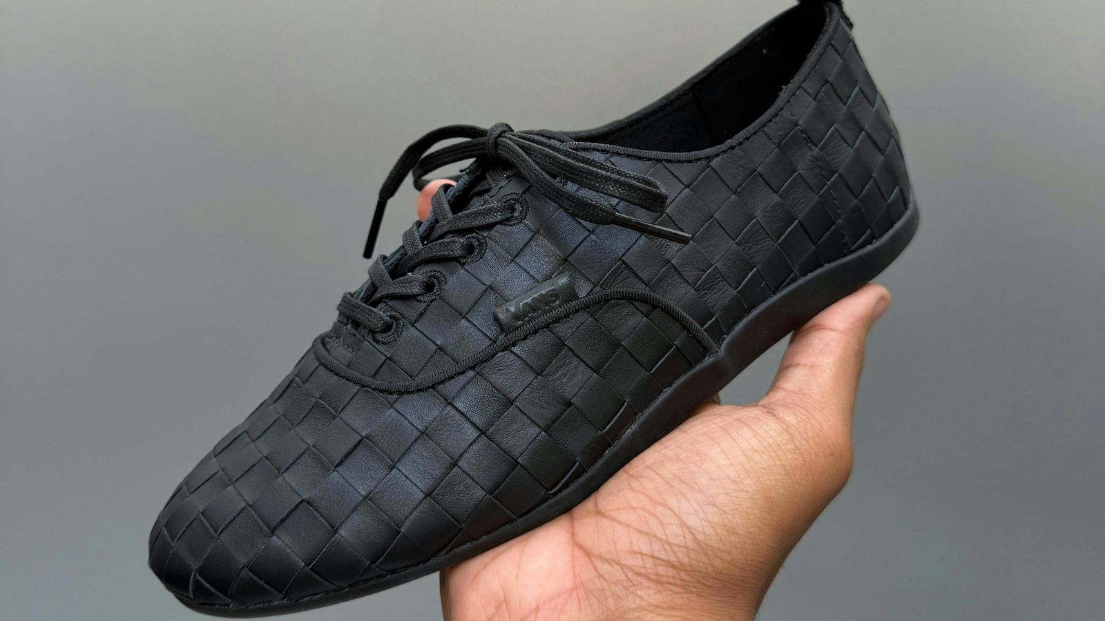 Vans redefine luxo com materiais técnicos e parcerias estratégicas para 2027