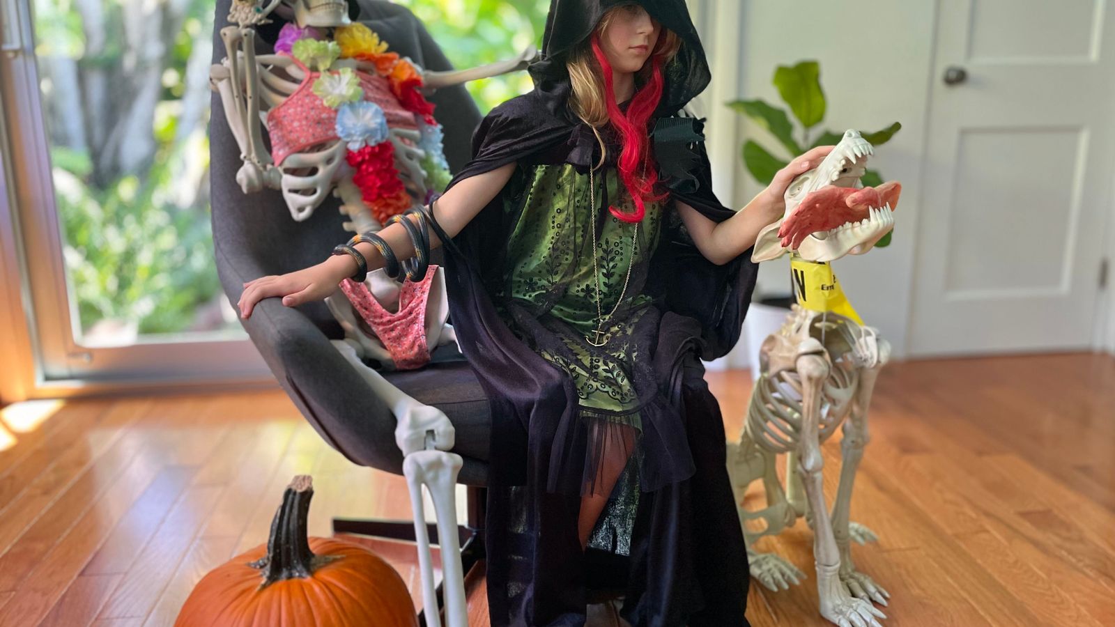 Francesa nos EUA: A magia do Halloween e a arte da fantasia caseira