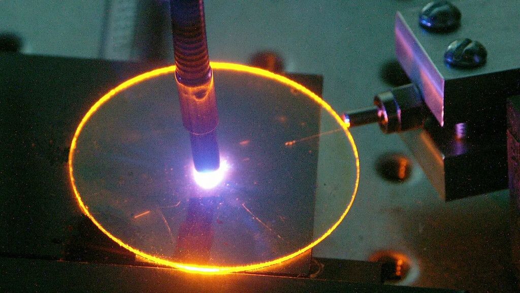 China aposta em fibra óptica de 3,2 petabits para IA