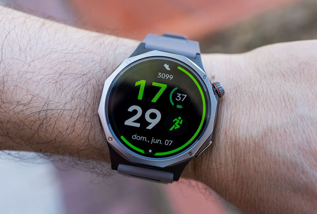 OPPO Watch X3 desafia limites da bateria com arquitetura de processamento duplo
