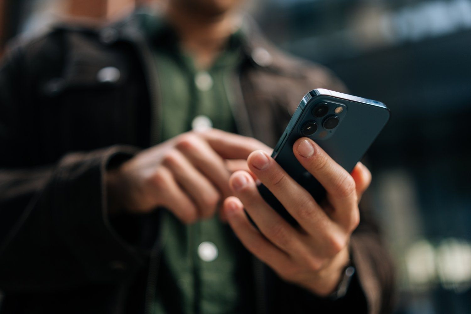 IA do MIT detecta risco de suicídio em textos com 49 fatores