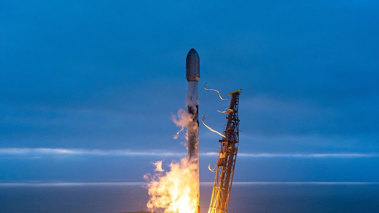 SpaceX eleva frota Starlink para 10.700 unidades — ritmo de lançamentos não arrefece