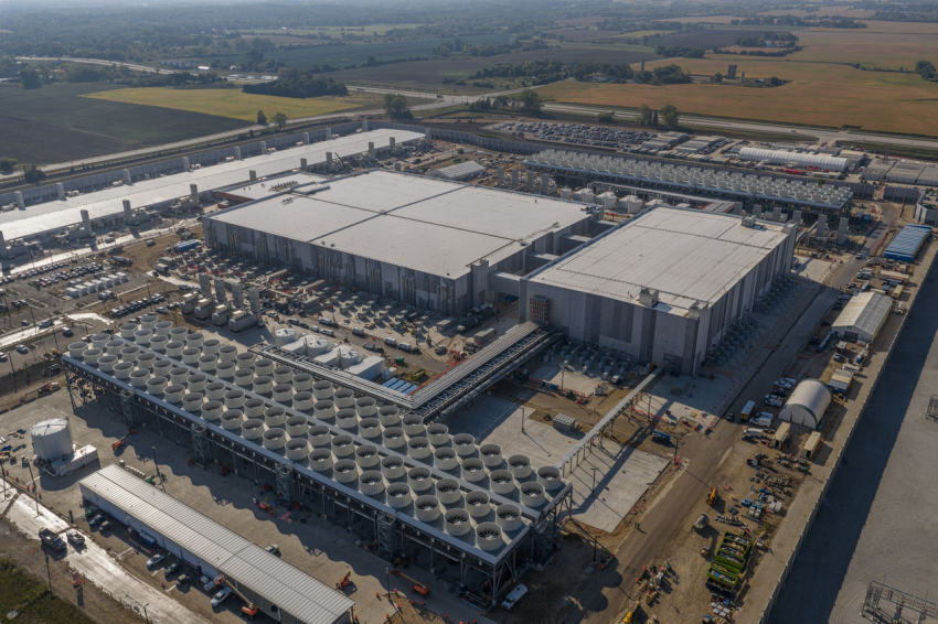 Microsoft reduz consumo de água em data centers enquanto pressão pública aumenta