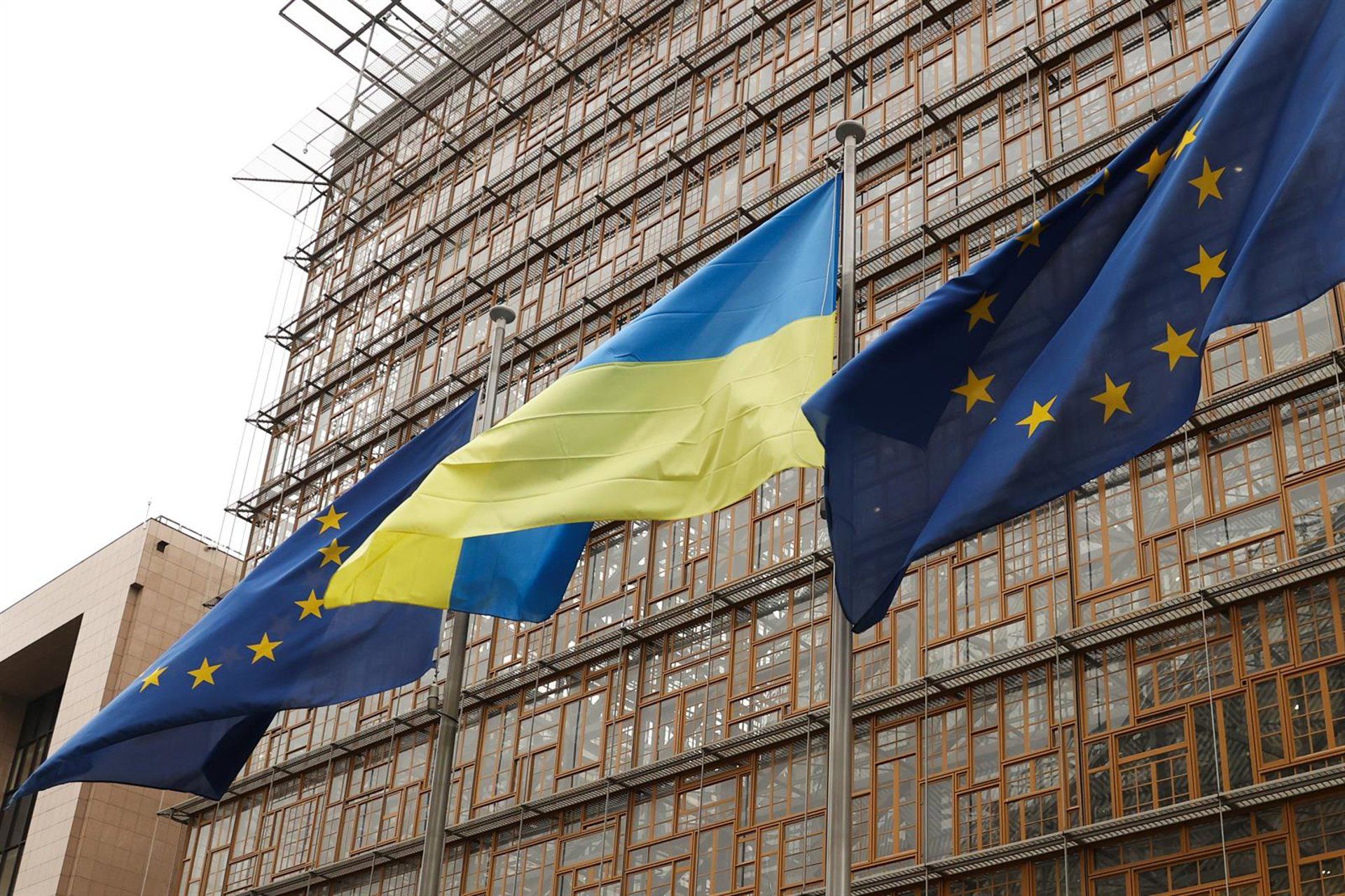 UE libera €3 bi para Ucrânia após cumprimento de metas