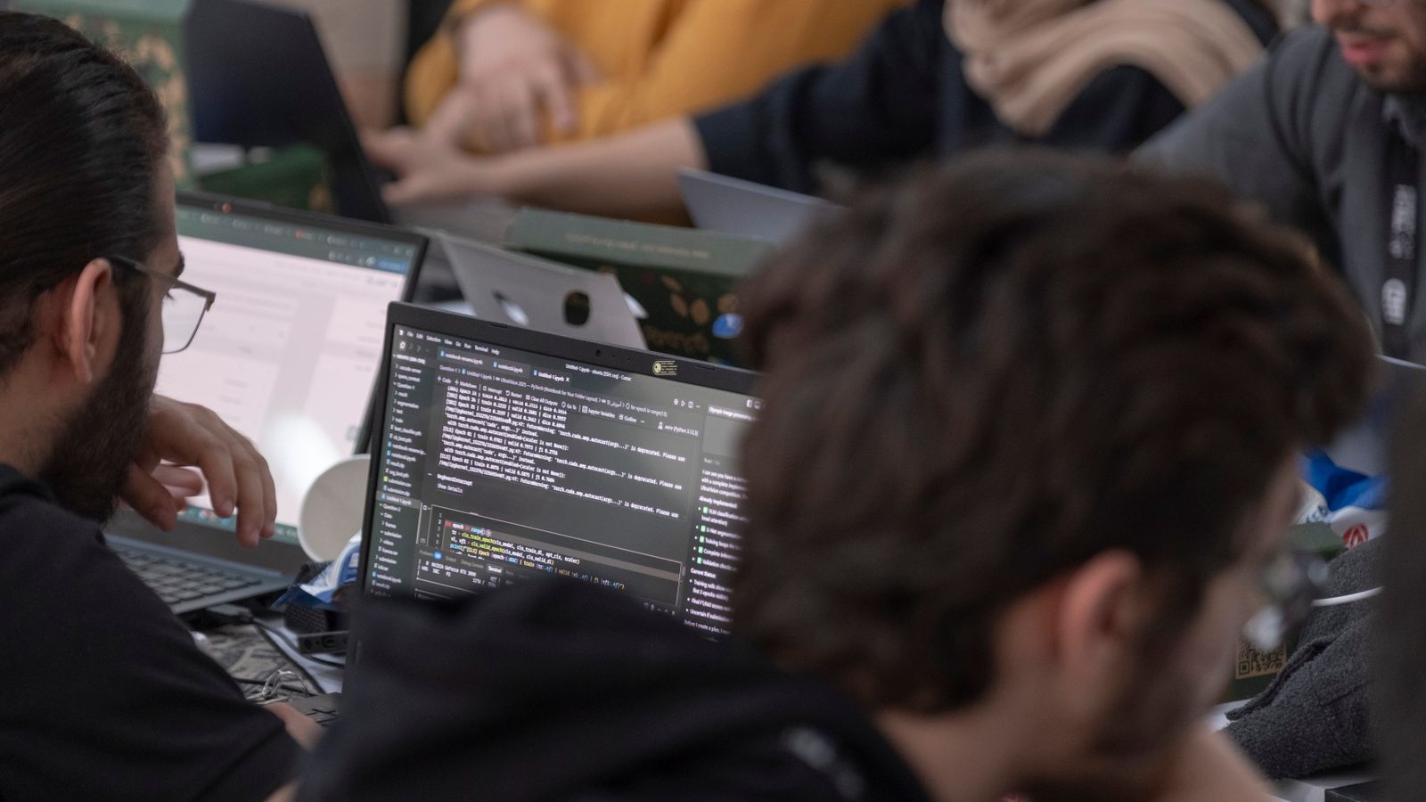 Desenvolvedores em burnout: IA acelera o trabalho, mas gera ansiedade