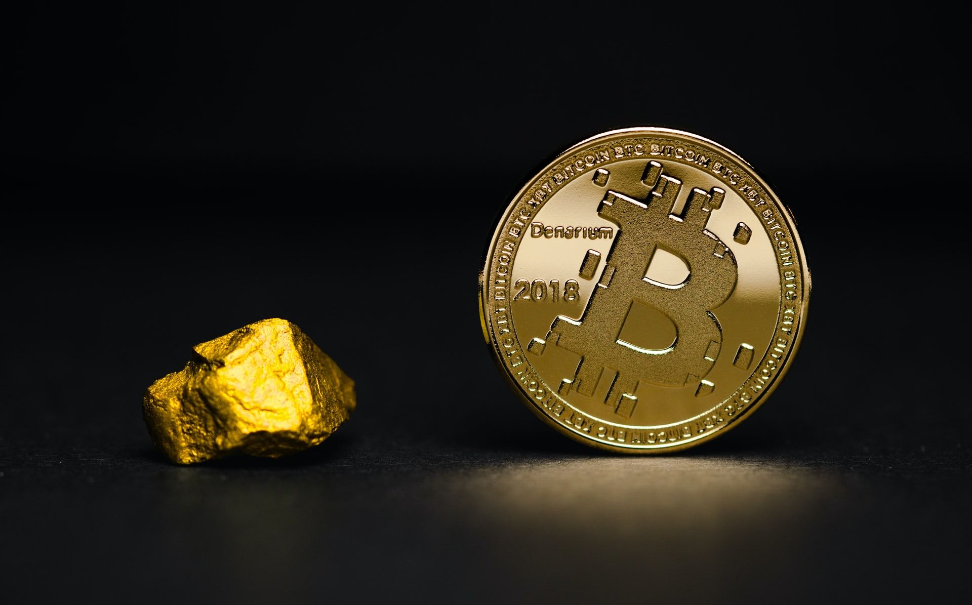 Ouro e Bitcoin: a aliança improvável contra a dívida americana