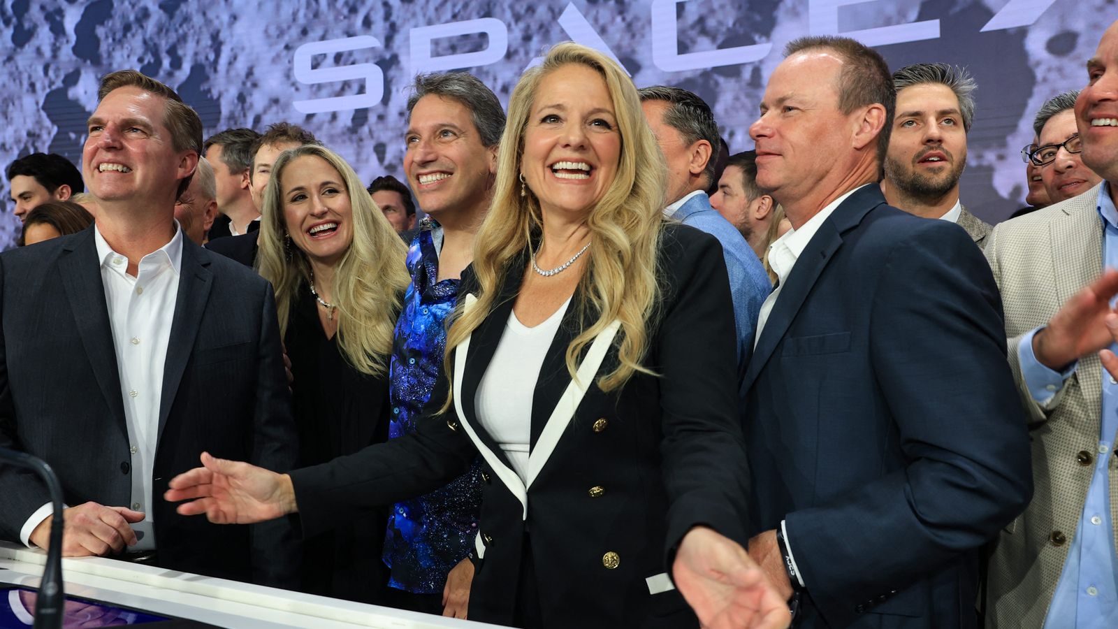Gwynne Shotwell doa ações da SpaceX para programa de poupança infantil de Trump