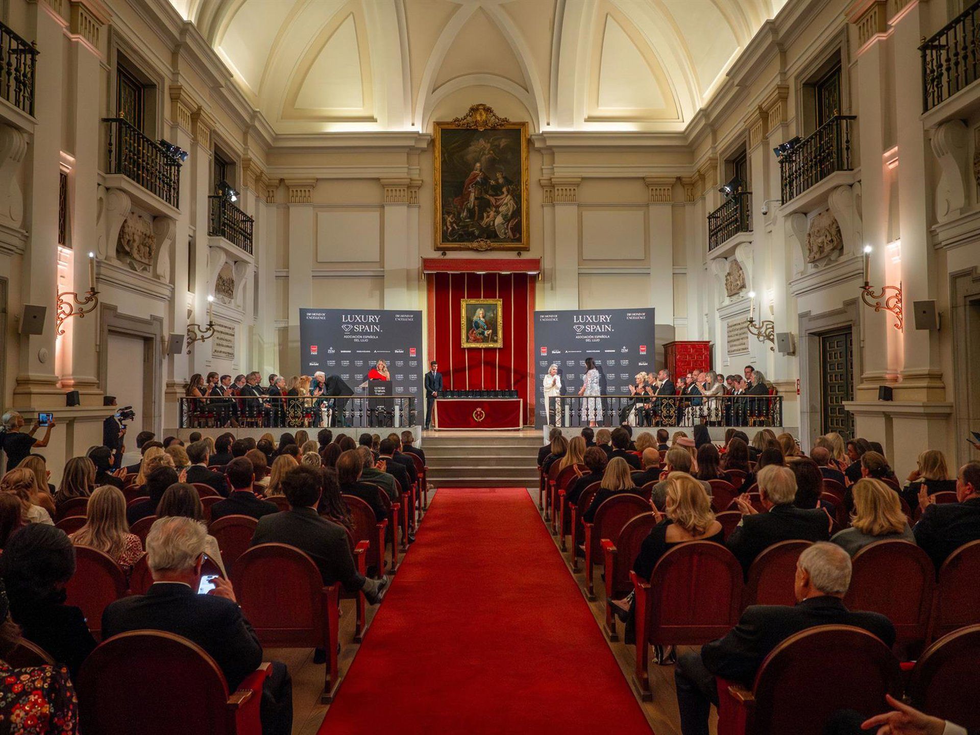 Madrid seduz o mundo do luxo com gala de premiação