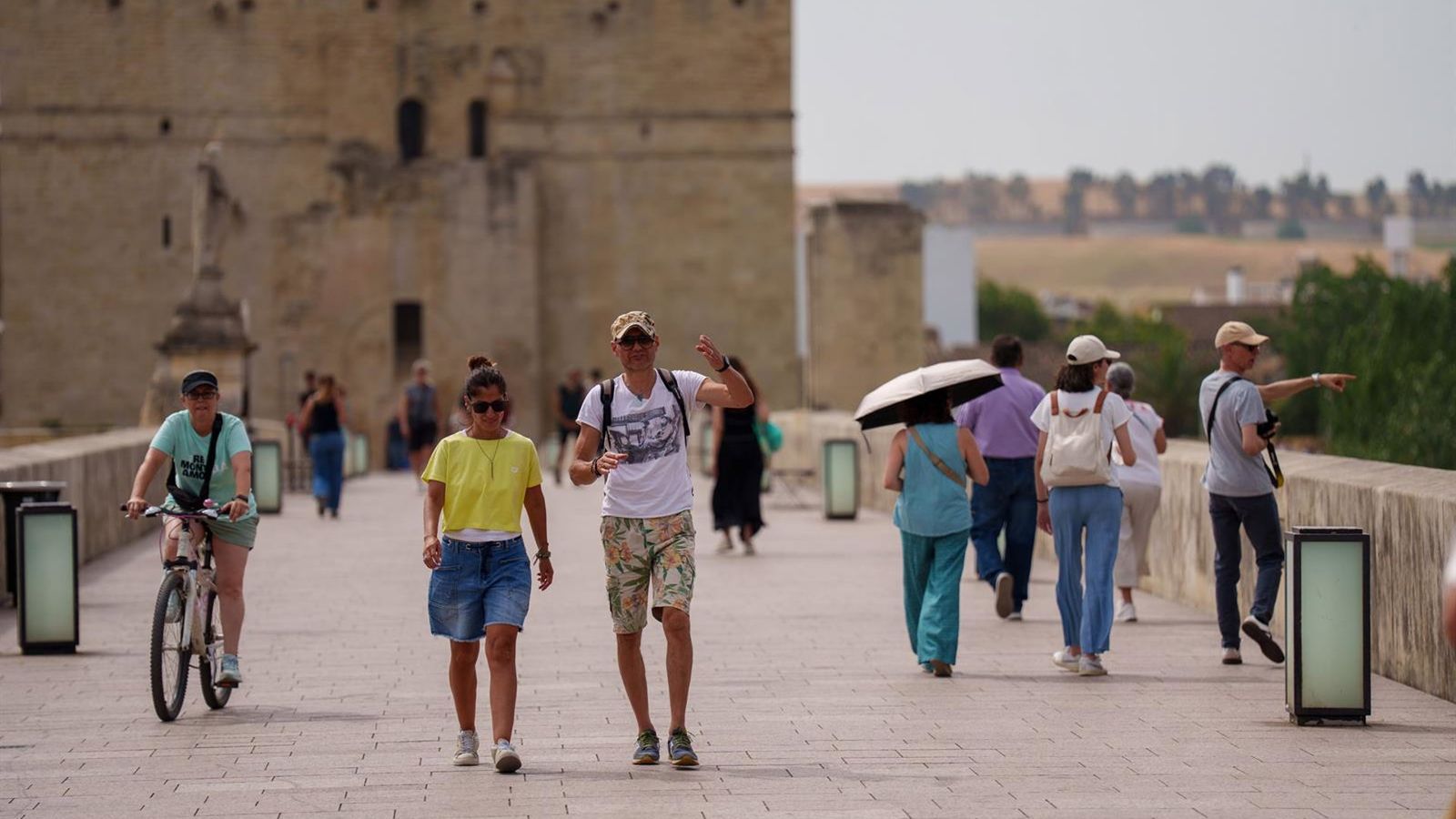 Turismo na Espanha prioriza luxo e expulsa consumidor local — aponta CCOO