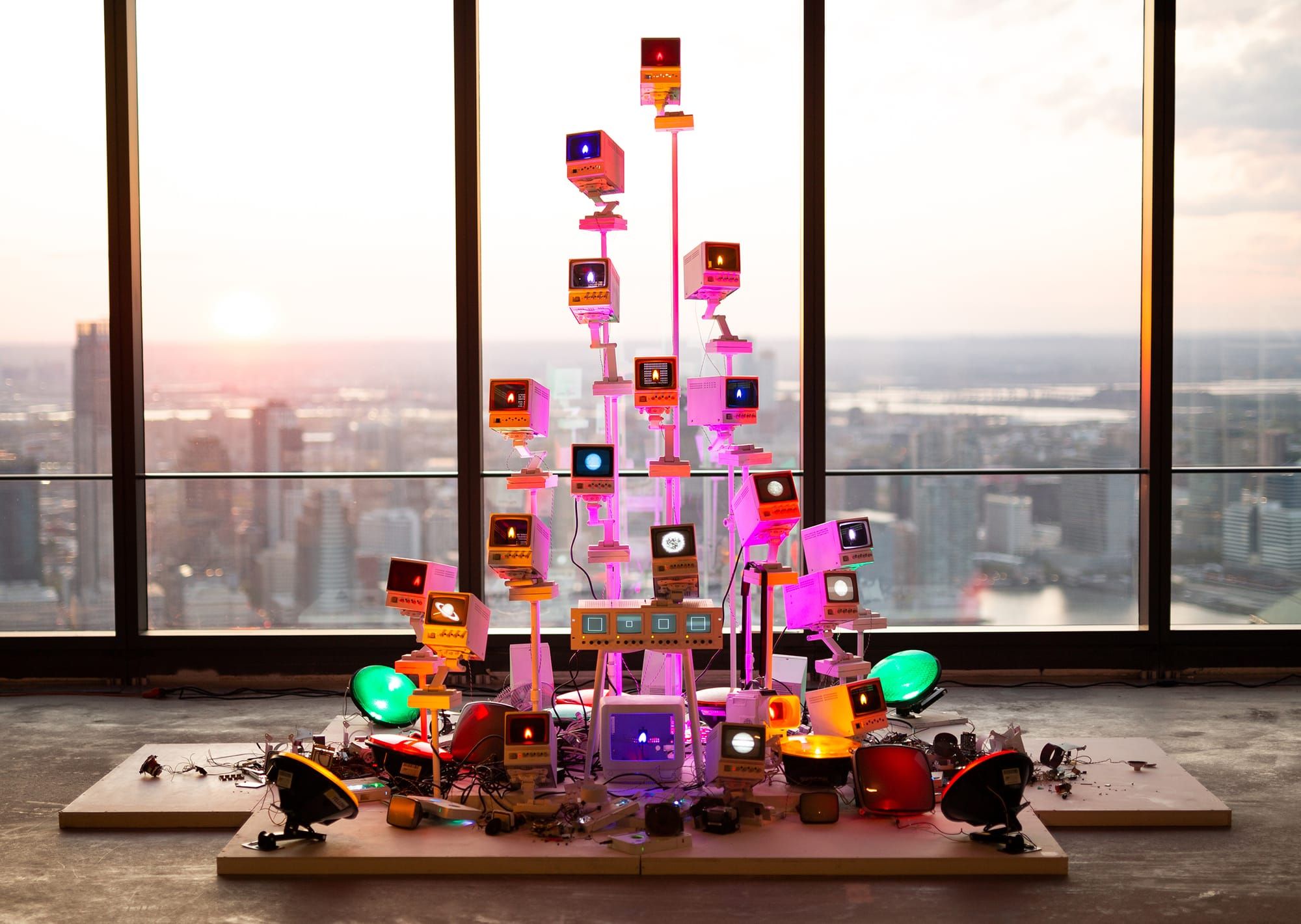 Pratt Manhattan Gallery questiona fronteiras entre tecnologia e ecologia em nova exposição