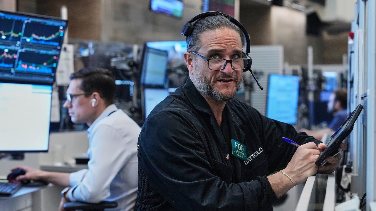 Venda de ações de IA derruba Wall Street — investidores questionam o otimismo excessivo