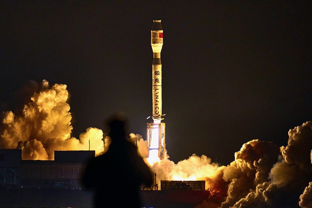 Geely domina órbita baixa com 52 satélites — e reescreve o futuro da condução autônoma