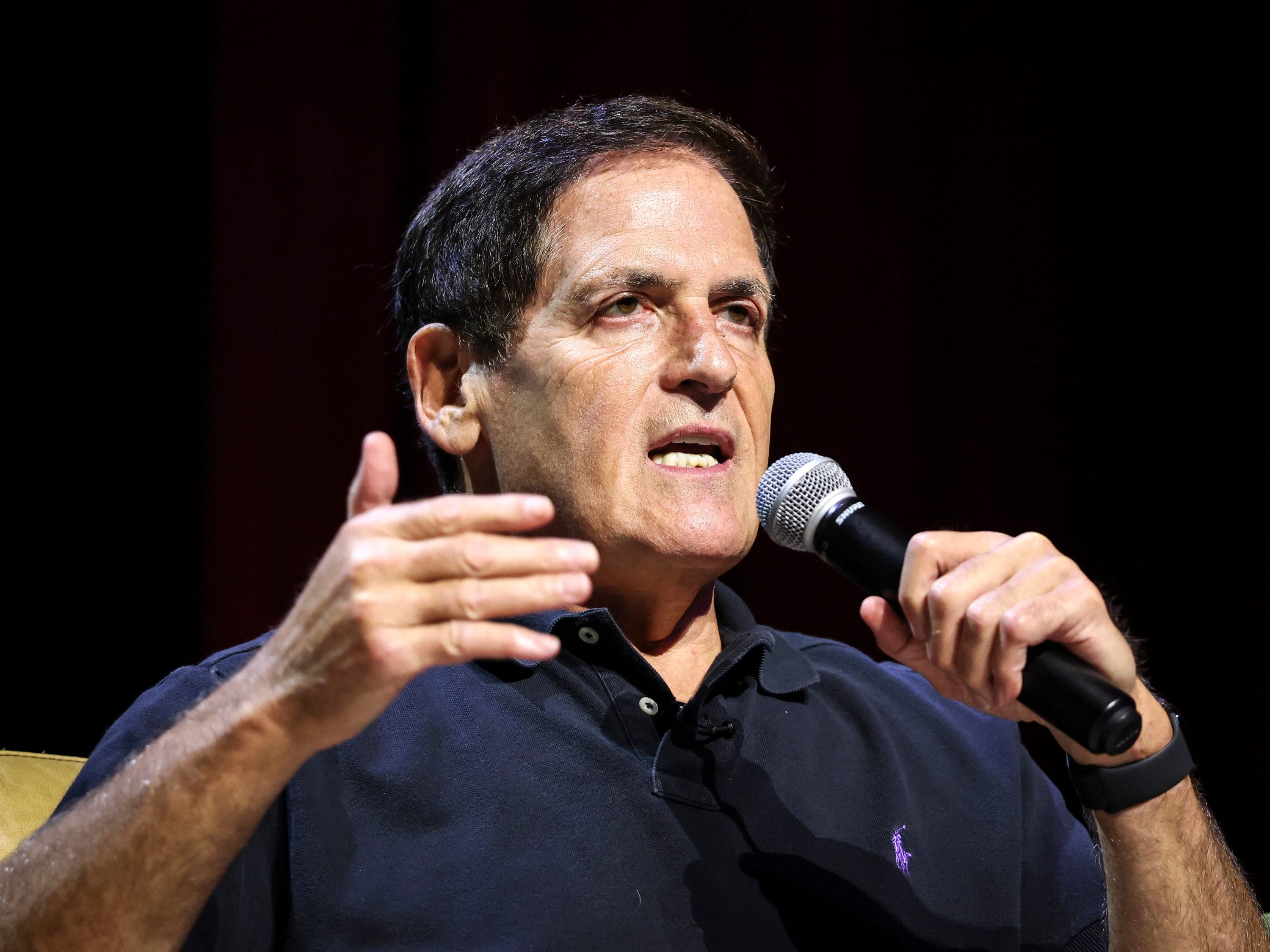 Mark Cuban: Comunidades caem em 'terrorismo contratual' em acordos de data centers