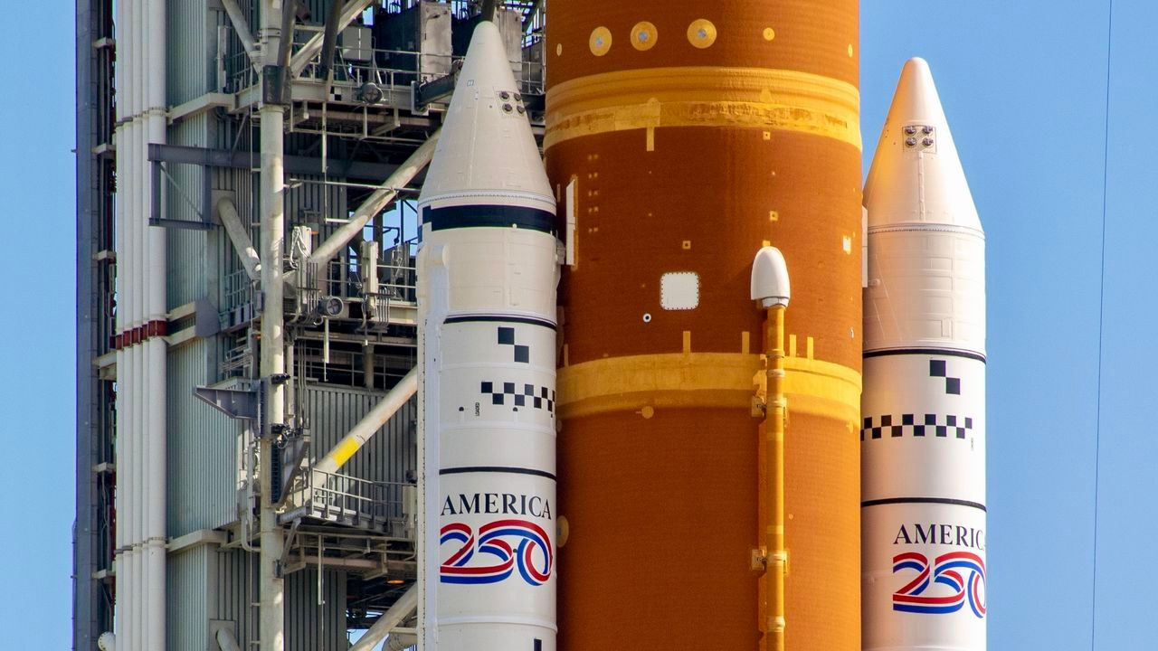 NASA estampa marca dos 250 anos dos EUA no foguete da missão Artemis 2