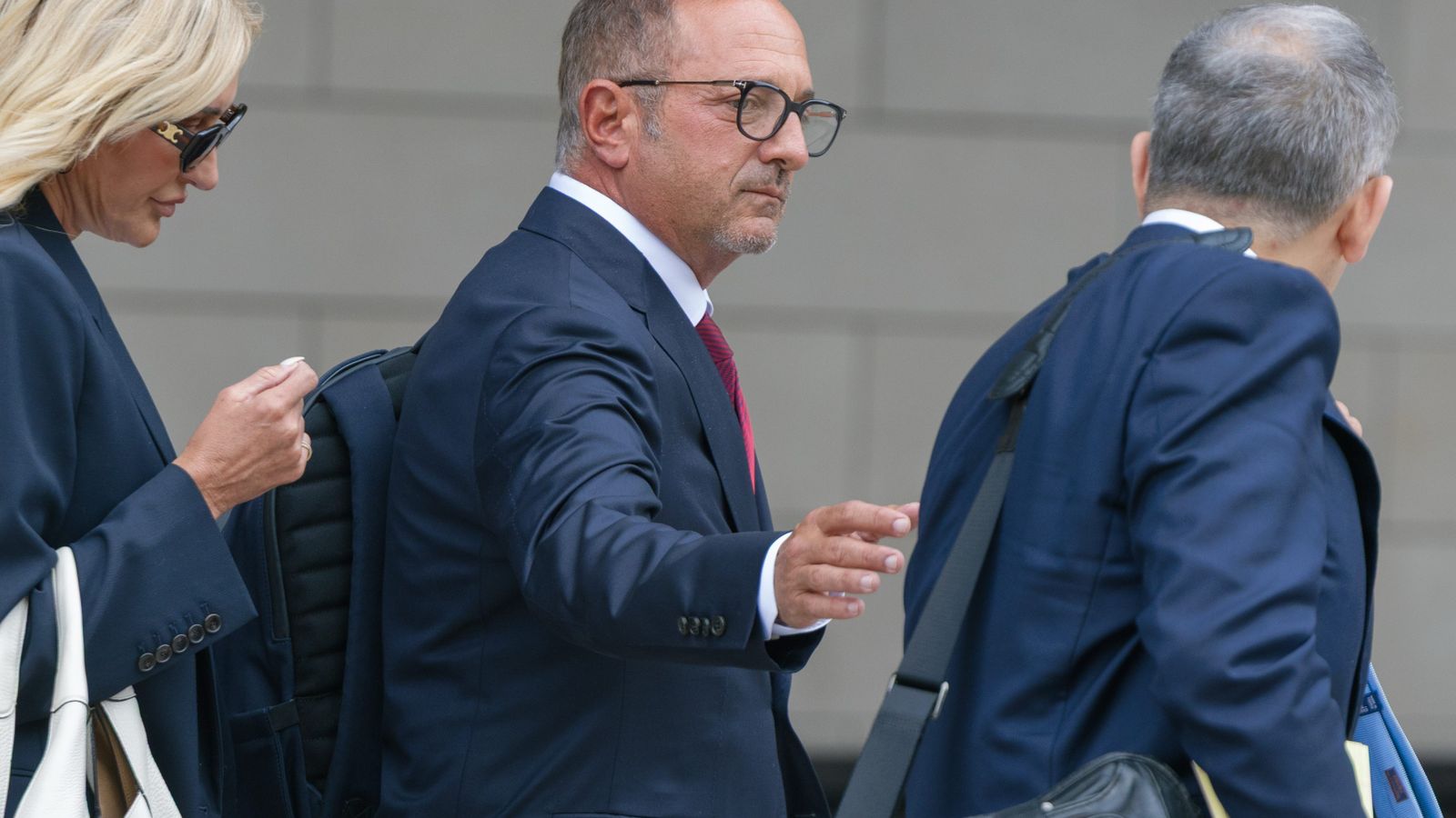 Andrew Left: testemunha de fraude em Wall Street é investigada por insider trading