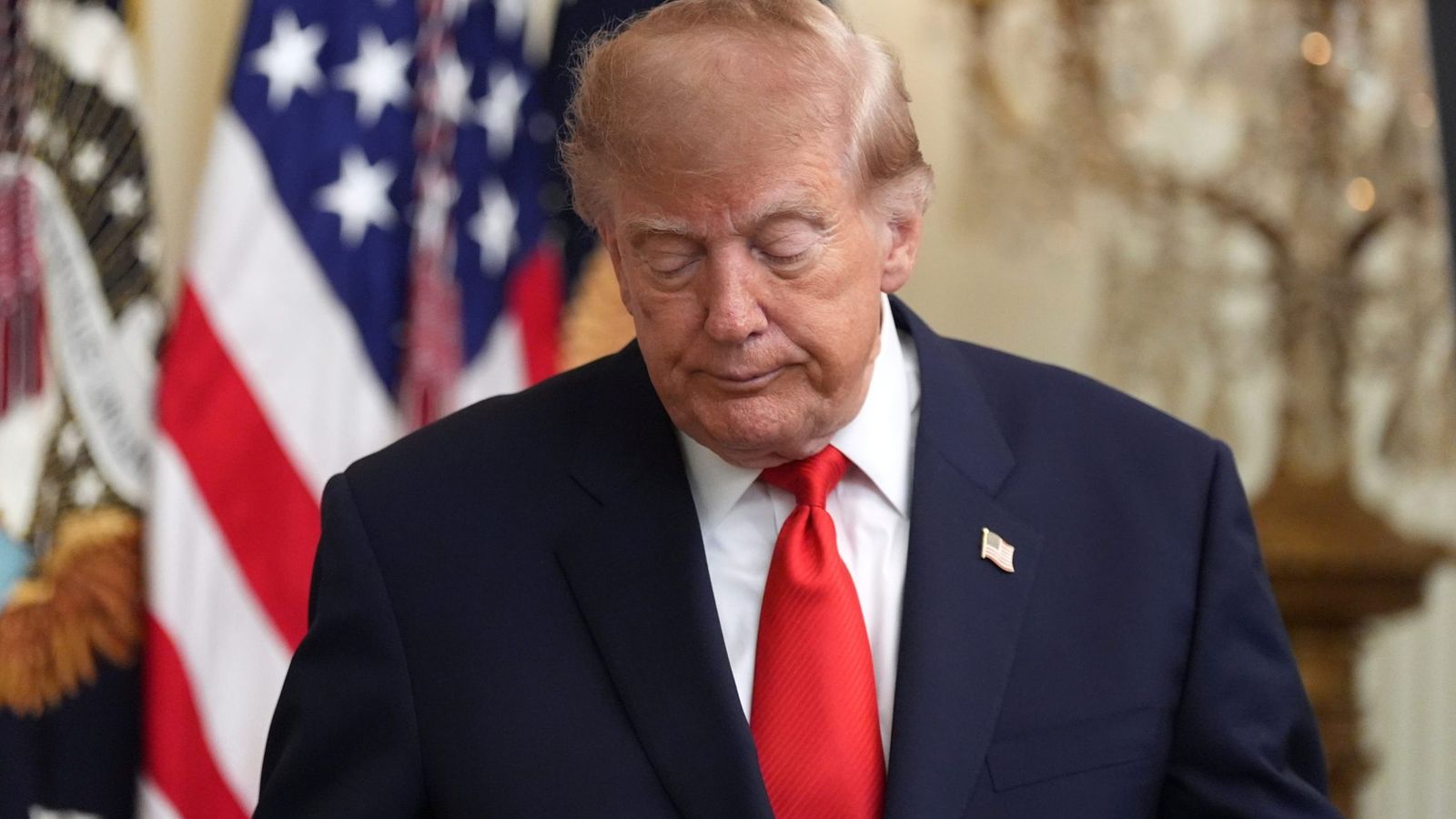 Trump flexibiliza sanções de diesel russo e irrita Zelenskyy
