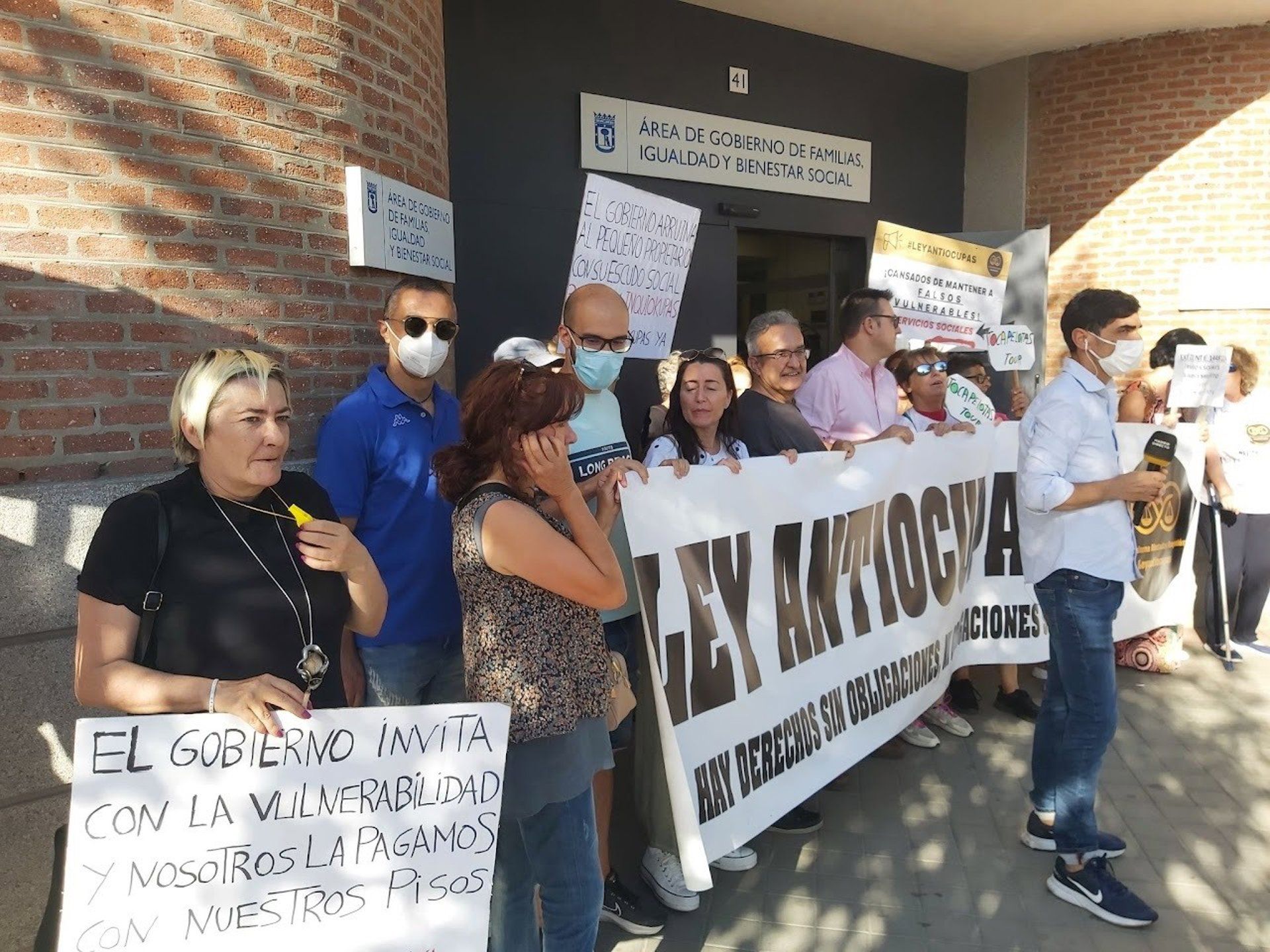 Proprietários criticam governo espanhol por ignorar invasões de imóveis