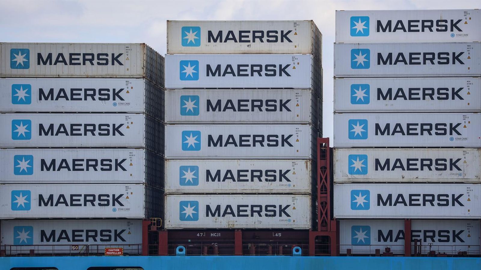 Maersk eleva projeção de lucro anual diante de demanda aquecida no transporte de contêineres