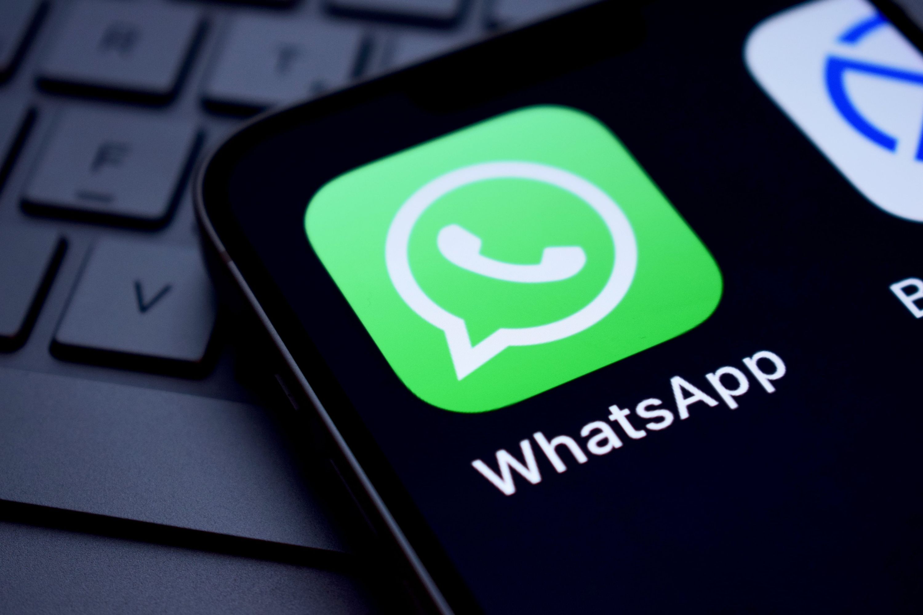 União Europeia força Meta a liberar WhatsApp para chatbots rivais