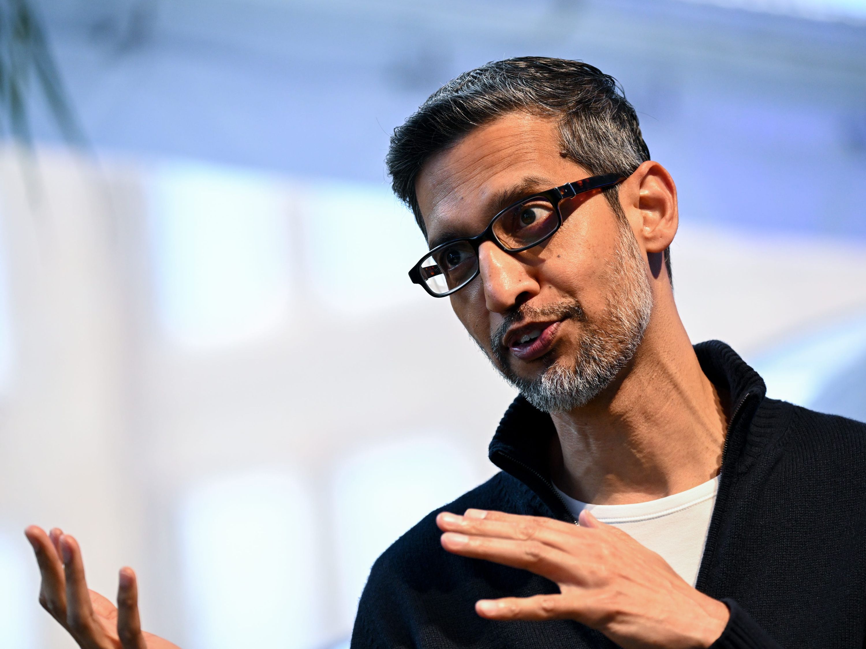Google testa IA para entrevistar engenheiros e avaliar fluência em código