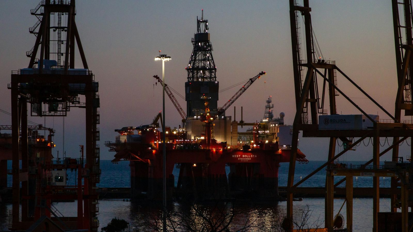 Acordo EUA-Irã pressiona petroleiras na B3 — o que esperar de Petrobras e PRIO