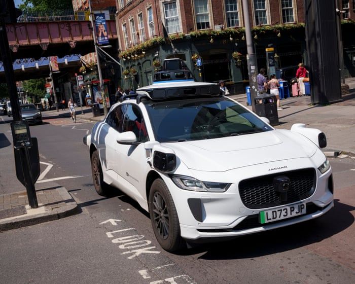 Waymo e Wayve testam robotáxis em Londres — o desafio da inclusão na mobilidade urbana