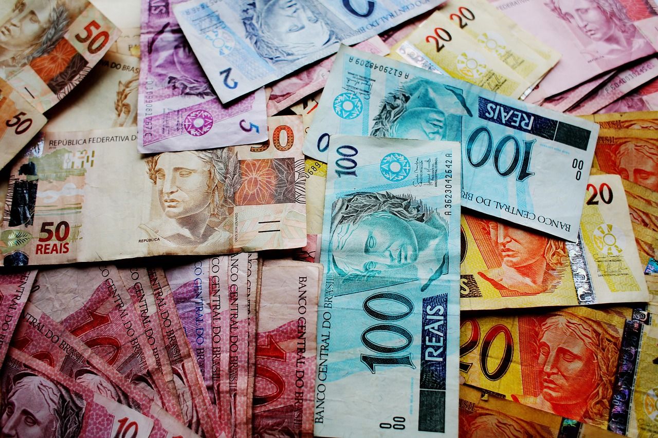 Trabalhadores nascidos em julho e agosto recebem abono PIS/Pasep 2026 nesta segunda
