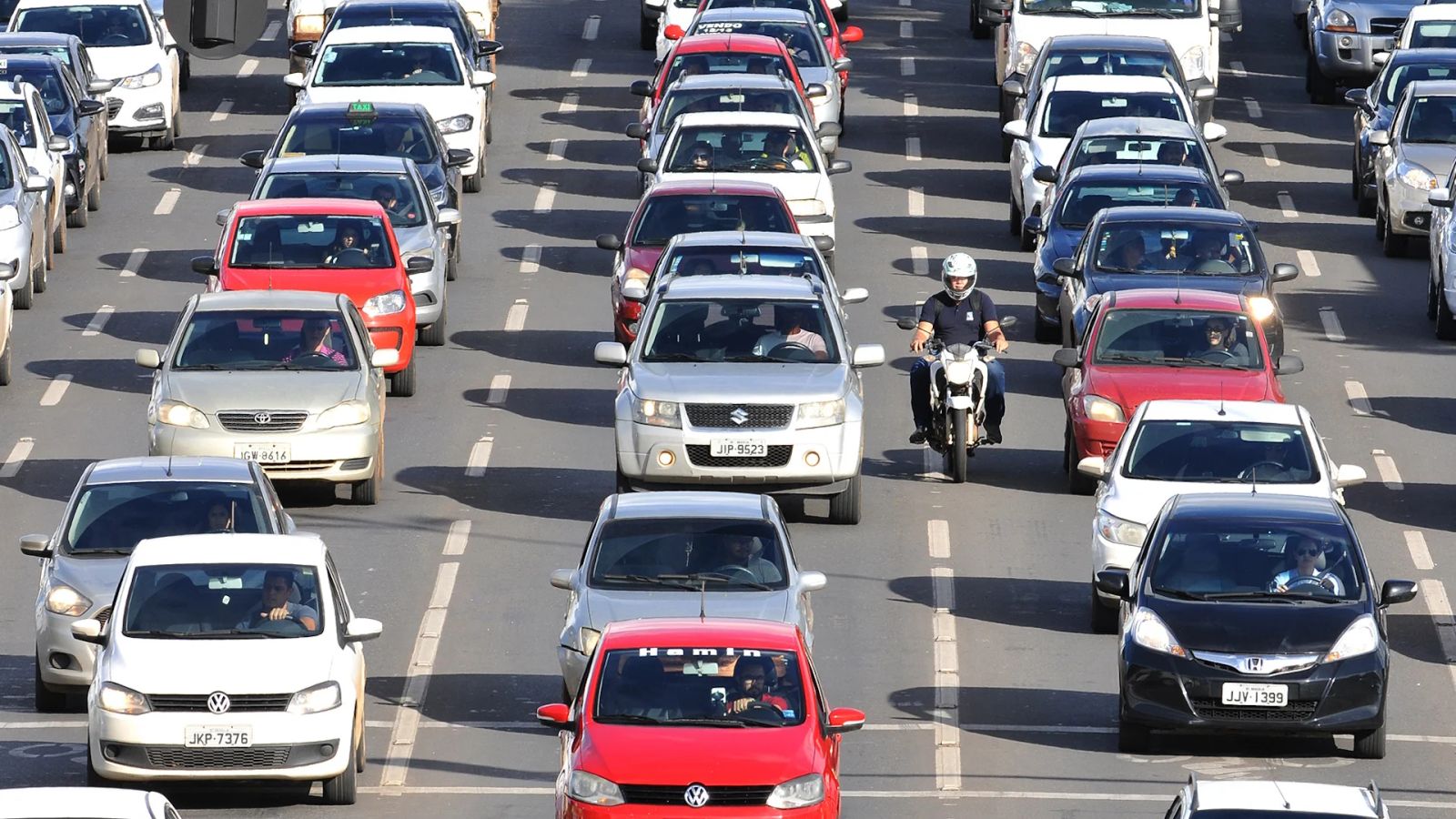 Apps de carros enviam dados de direção a redes de publicidade