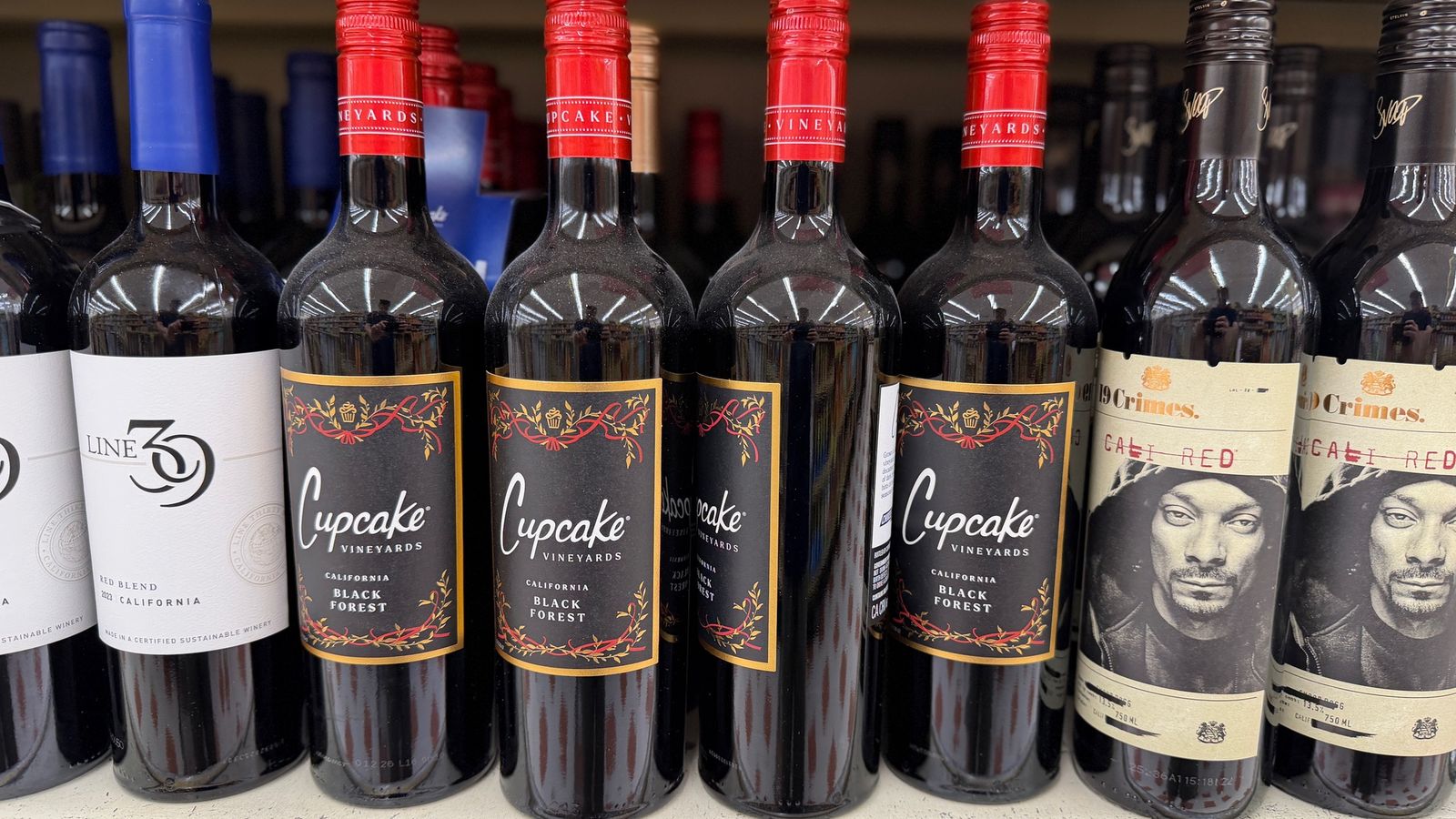Marcas de vinho abandonam o elitismo e buscam a Geração Z na NASCAR e WWE