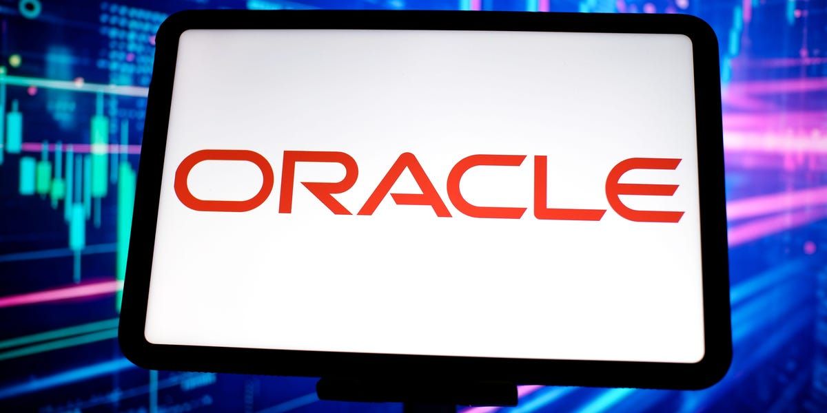 Oracle demite, e o diabo mora nos detalhes do pacote