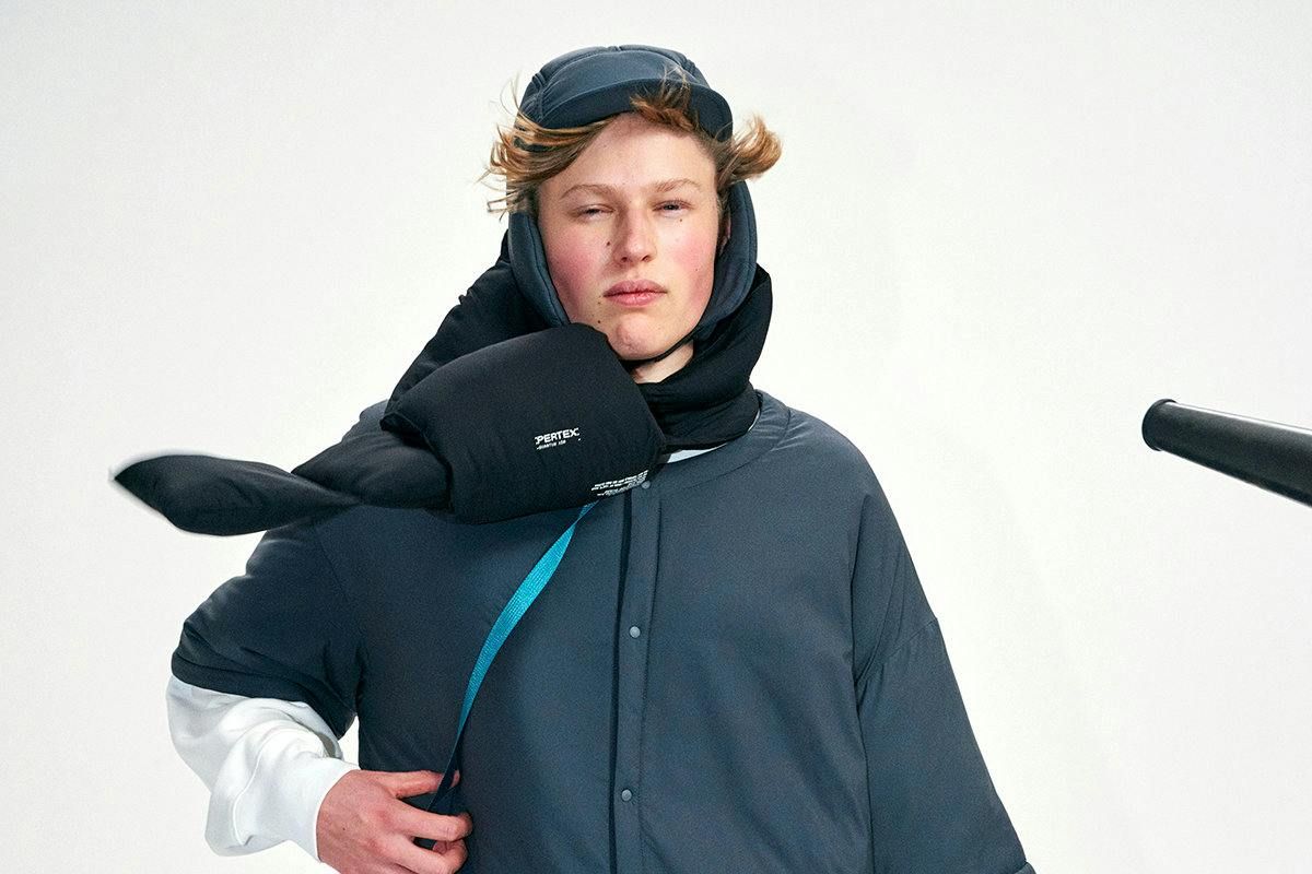 Casacos puffer: da alta tecnologia ao asfalto urbano