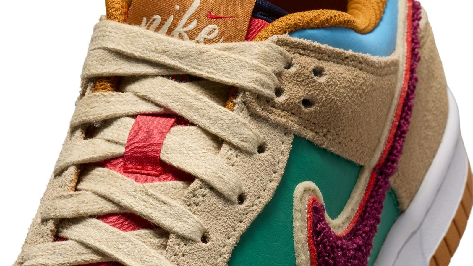 Nike e o fetiche do pé pequeno