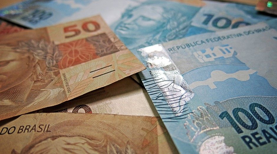 Investidores buscam juro real elevado em títulos públicos apesar do risco fiscal